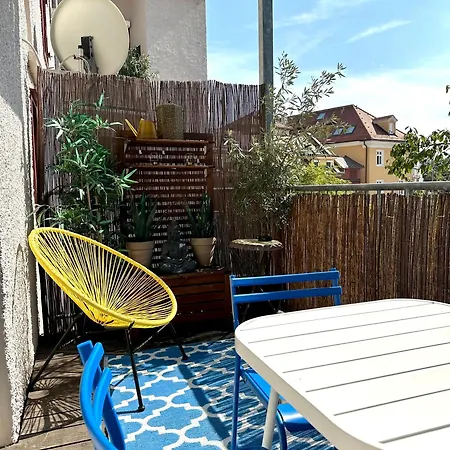 Historic Center Boutique - Parking Included - Schlossberg View