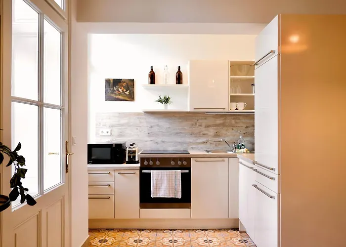 Apartment Historic Center Boutique - Free Parking - Schlossberg View - By Casa Momo