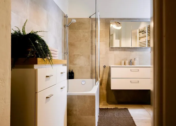 Historic Center Boutique - Free Parking - Schlossberg View - By Casa Momo Apartment Graz