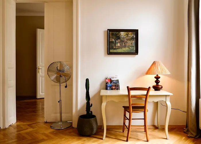 Historic Center Boutique - Free Parking - Schlossberg View - Casa Momo