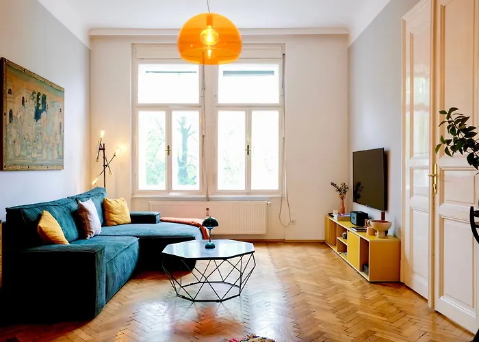 Historic Center Boutique - Free Parking - Schlossberg View - By Casa Momo Apartment *