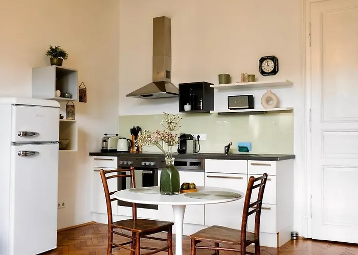 Apartment Historic Center Boutique - Free Parking - Schlossberg View - By Casa Momo *