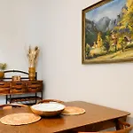 Historic Center Boutique - Free Parking - Schlossberg View - Casa Momo Graz