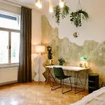 Апартаменти Historic Center Boutique - Free Parking - Schlossberg View - Casa Momo *