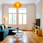 Historic Center Boutique - Free Parking - Schlossberg View - Casa Momo Apartment *