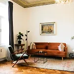 Apartment Historic Center Boutique - Free Parking - Schlossberg View - Casa Momo Graz