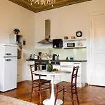Apartment Historic Center Boutique - Free Parking - Schlossberg View - Casa Momo *