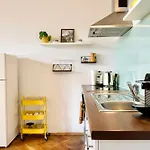Apartment Historic Center Boutique - Free Parking - Schlossberg View - Casa Momo Graz