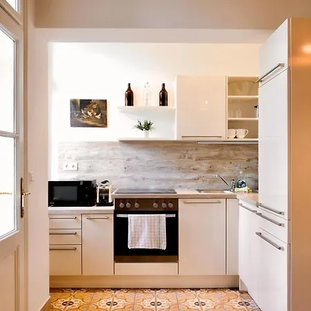 Apartment Luxury City Center Apartment - Free Parking - Schlossberg View - By Casa Momo