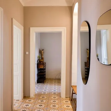 Historic Center Boutique - Parking Included - Schlossberg View Апартаменти