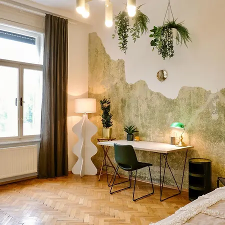 Apartment City Center Boutique Apartments - Schlossberg View - Free Parking *
