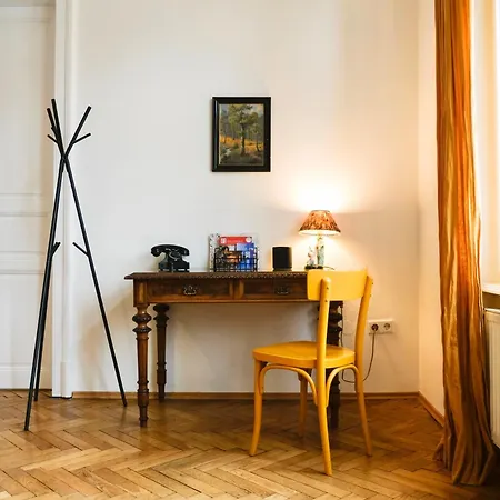 City Center Boutique Apartments - Schlossberg View - Free Parking Apartment *